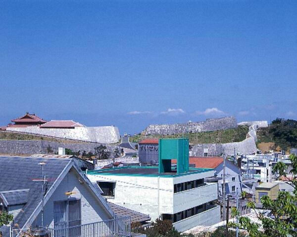 首里城全景｜雨乞御嶽付近より首里城方面