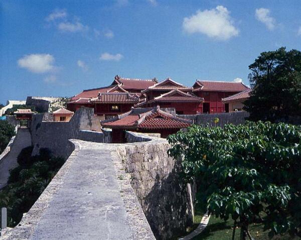 首里城全景｜瑞泉門付近の城郭～正殿方面