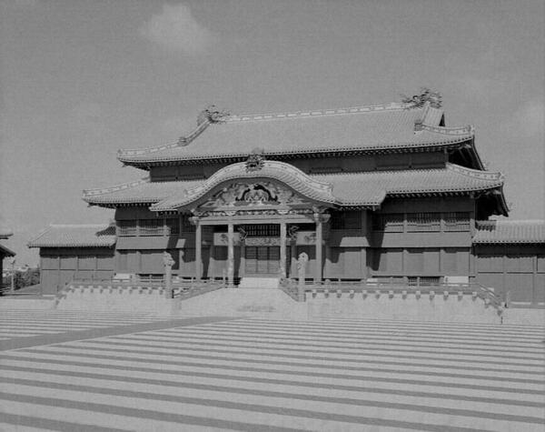 正殿｜奉神門と番所の角より斜め正面全景