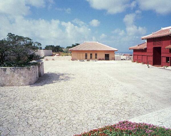 系図座・用物座｜下之御庭～系図座・用物座全景-2
