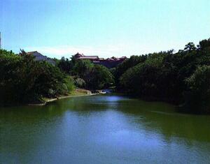 首里城全景｜龍潭からのメイン画像