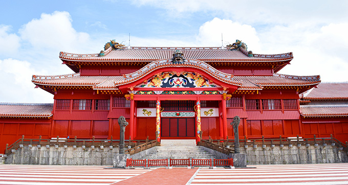 首里城正殿 漆塗り直し完了!